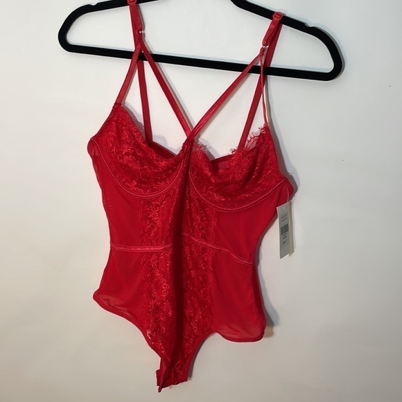 Fashion to Figure FTF red lace bodysuit 1 - Picture 2 of 7